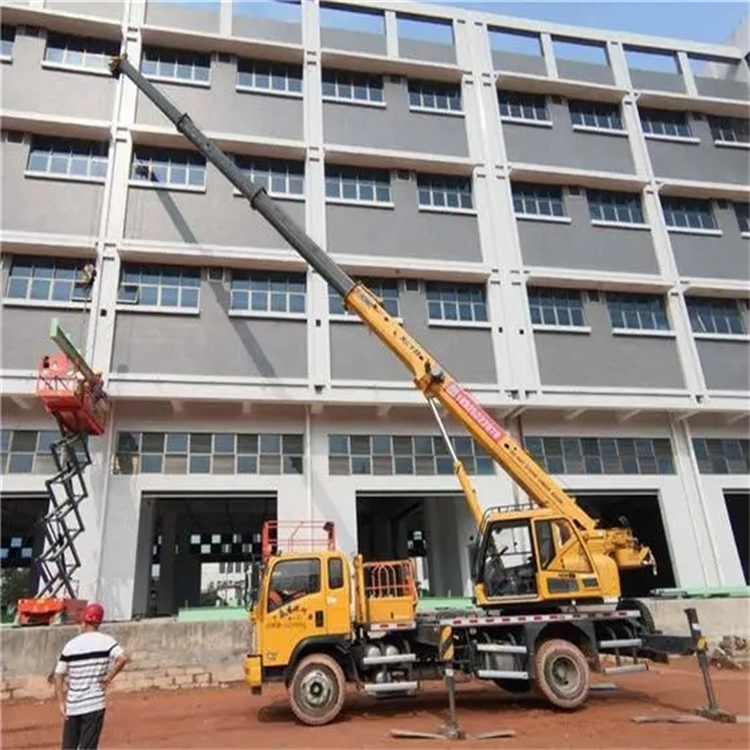 青川高楼层玻璃吊装